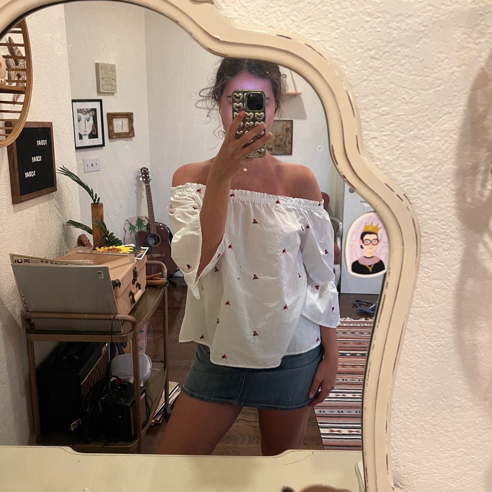 White Off-Shoulder Top with Red Accents